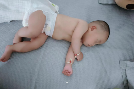 福鼎宝宝突然很多眼屎